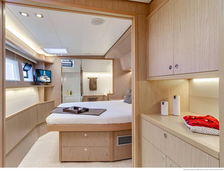 Book yachts online - catamaran - Lagoon 52 - Takamaka - rent
