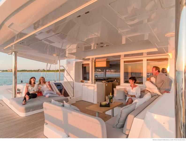 Book yachts online - catamaran - Lagoon 52 - Takamaka - rent