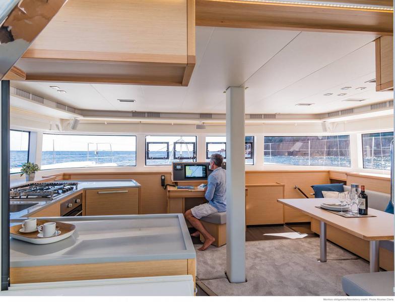 Book yachts online - catamaran - Lagoon 52 - Takamaka - rent