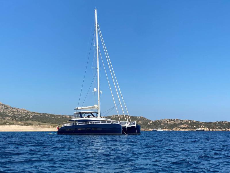 Book yachts online - catamaran - Lagoon Seventy 7 - Mane et Nocte - rent