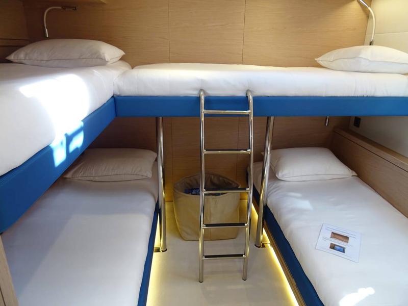 Book yachts online - catamaran - Lagoon Seventy 7 - Mane et Nocte - rent