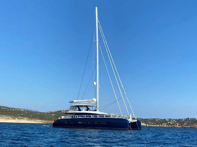 Book yachts online - catamaran - Lagoon Seventy 7 - Mane et Nocte - rent