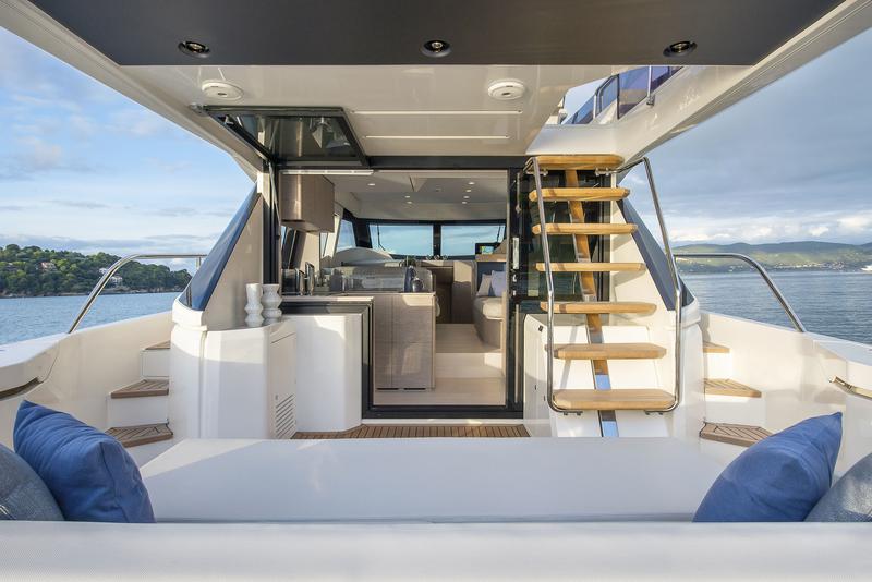 Book yachts online - motorboat - Ferretti 500 - DDM29 - rent