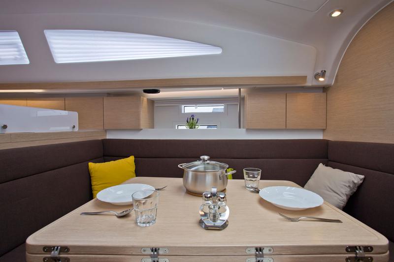 Book yachts online - sailboat - Elan Impression 40 - Silente - rent