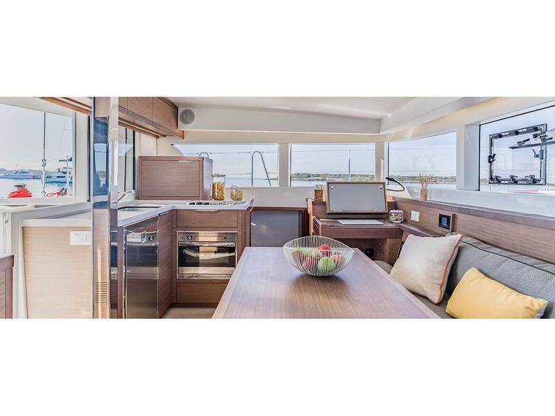 Book yachts online - catamaran - Lagoon 40 - L40-AV - rent