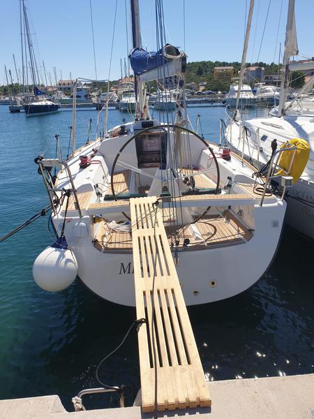 Book yachts online - sailboat - Elan 340 - Miri - rent