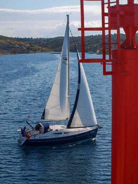 Book yachts online - sailboat - Elan 340 - Miri - rent