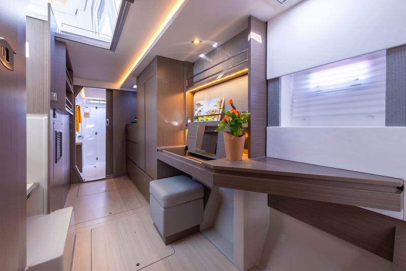 Book yachts online - catamaran - Leopard 45 - Manaphy - rent