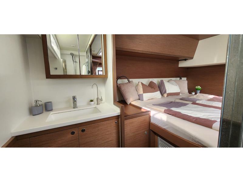 Book yachts online - catamaran - Lagoon 52F - Tamiro - rent