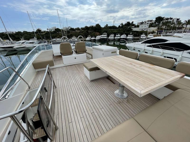 Book yachts online - motorboat - Squadron 58 - SPRAOI NA MARA (skipper incl., any-day charters) - rent