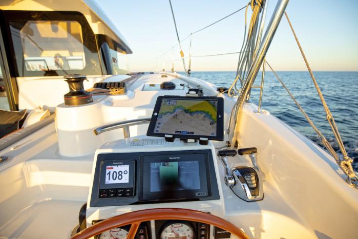 Book yachts online - catamaran - Excess 11 - TEAM LET'S GO - rent