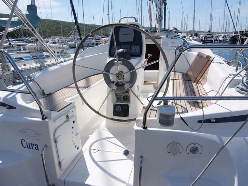 Book yachts online - sailboat - Bavaria 33 Cruiser - Cura - rent
