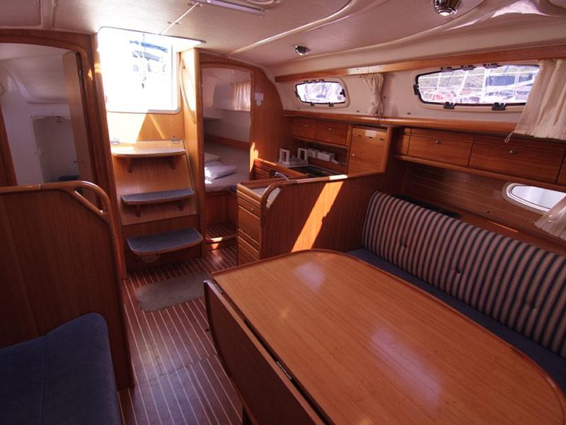 Book yachts online - sailboat - Bavaria 33 Cruiser - Cura - rent