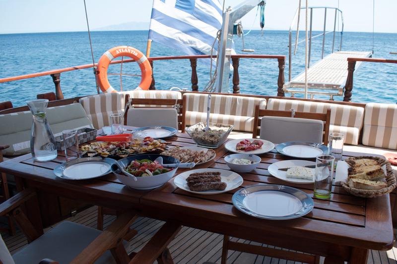 Book yachts online - motorboat - Princess 45 - Summer Love - rent