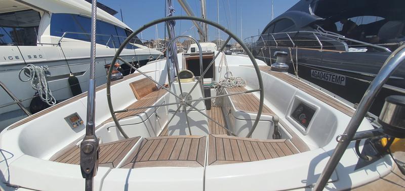 Book yachts online - sailboat - Grand Soleil 43 - Nemo - rent