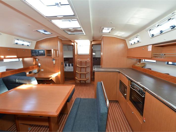 Book yachts online - sailboat - Bavaria Cruiser 45 - Wave Dancer - rent