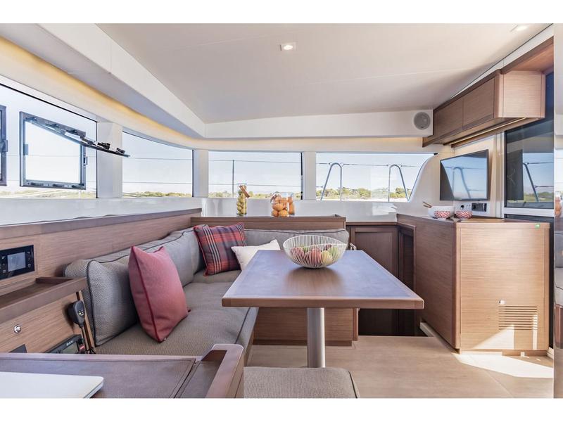 Book yachts online - catamaran - Lagoon 40 - Sedna - rent