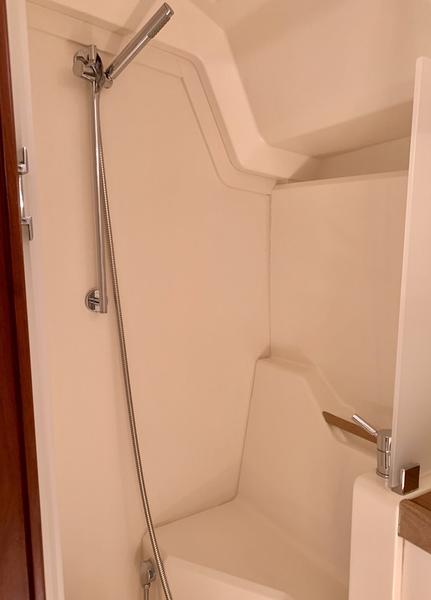 Book yachts online - sailboat - Hanse 445 - 4 cabin - Draco - rent