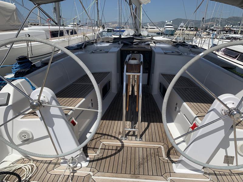 Book yachts online - sailboat - Hanse 445 - 4 cabin - Baxter - rent