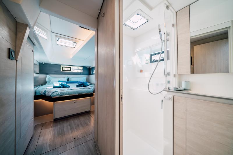 Book yachts online - catamaran - Leopard 50 - LADY AMANDA - rent