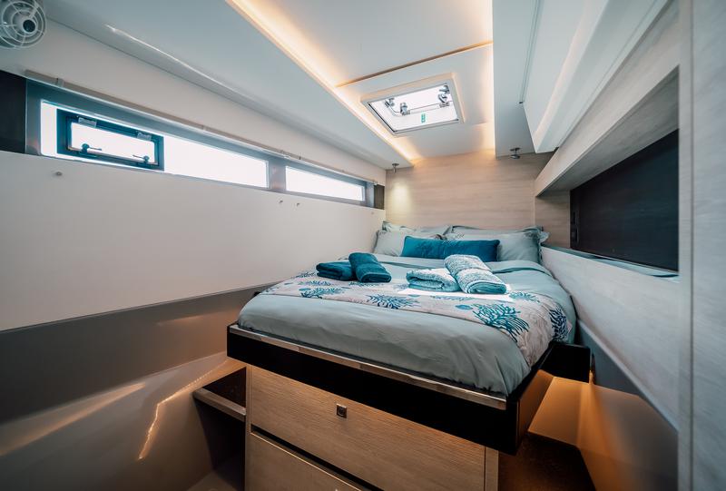 Book yachts online - catamaran - Leopard 50 - LADY AMANDA - rent