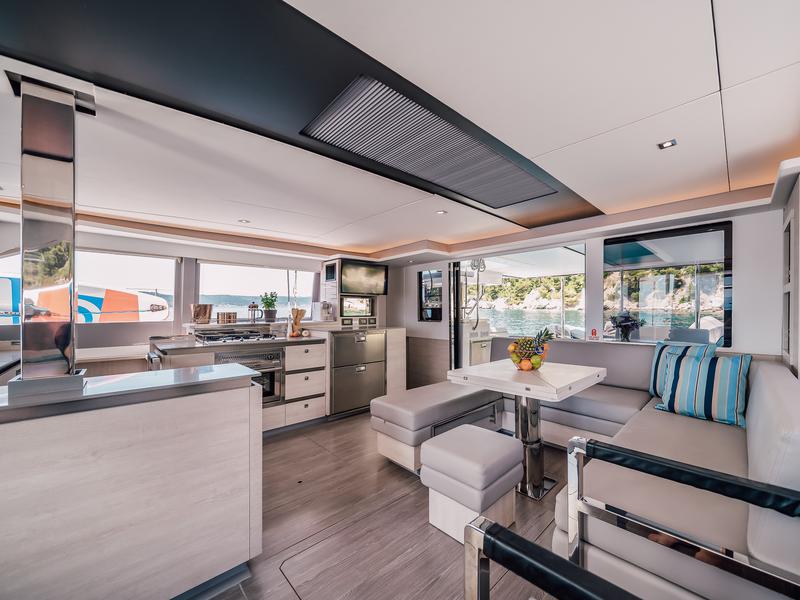 Book yachts online - catamaran - Leopard 50 - LADY AMANDA - rent