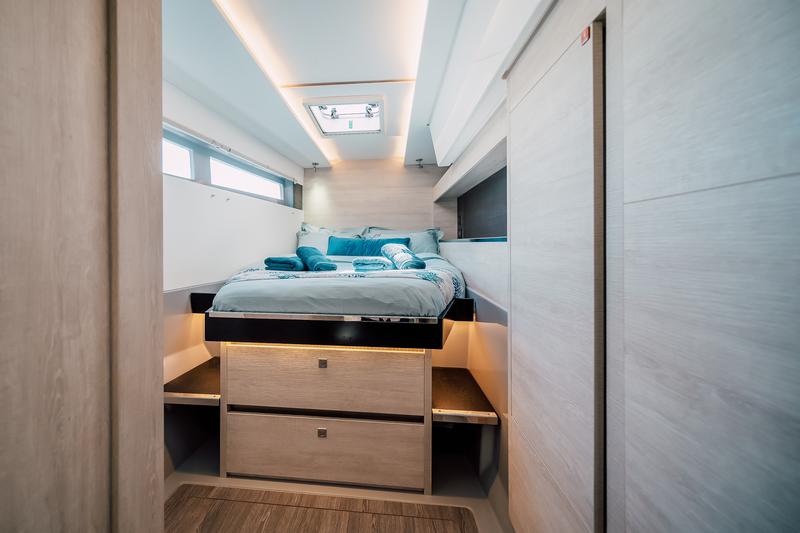 Book yachts online - catamaran - Leopard 50 - LADY AMANDA - rent
