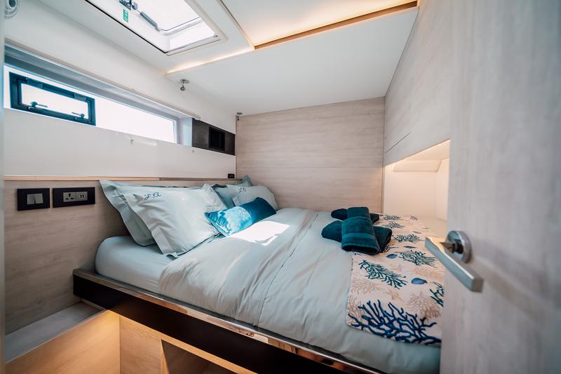 Book yachts online - catamaran - Leopard 50 - LADY AMANDA - rent