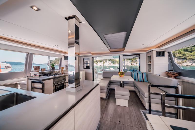 Book yachts online - catamaran - Leopard 50 - LADY AMANDA - rent