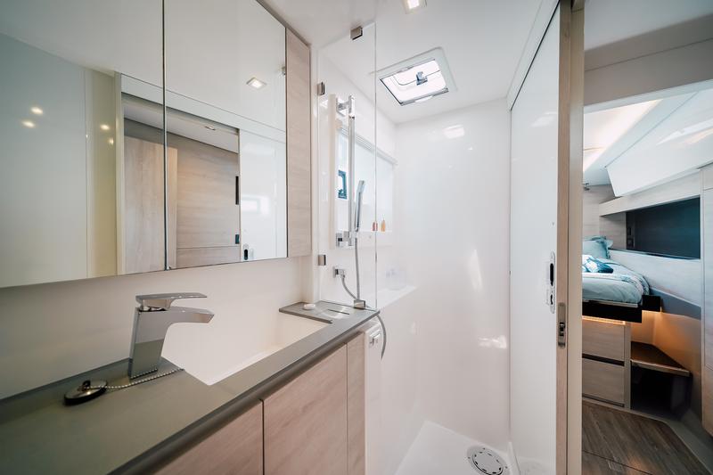 Book yachts online - catamaran - Leopard 50 - LADY AMANDA - rent