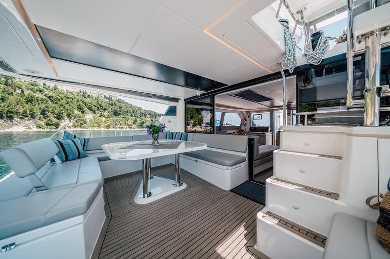 Book yachts online - catamaran - Leopard 50 - LADY AMANDA - rent