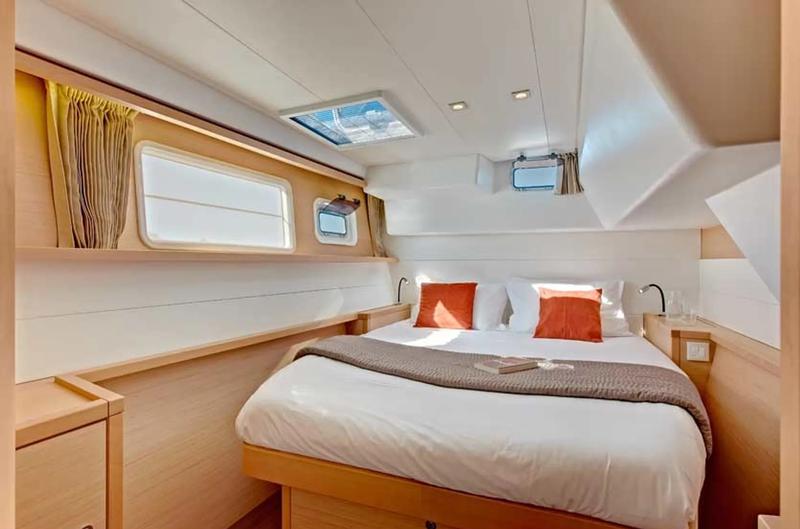Book yachts online - catamaran - Lagoon 450F - Cahuenga - rent