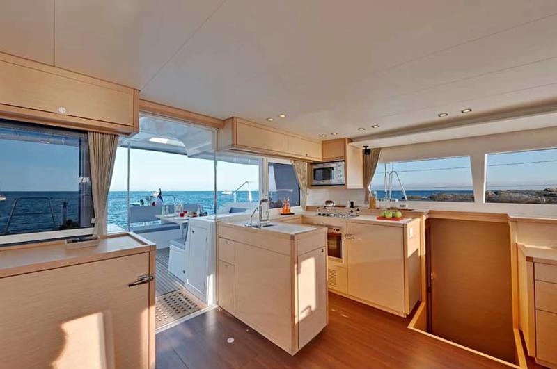 Book yachts online - catamaran - Lagoon 450F - Cahuenga - rent