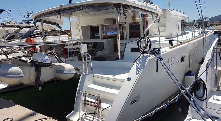 Book yachts online - catamaran - Lagoon 450F - Aldabra - rent