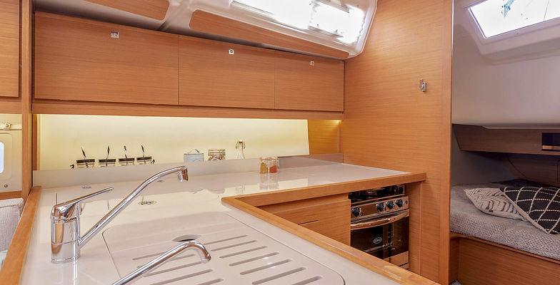 Book yachts online - sailboat - Dufour 390 Grand Large - Melomaxi II - rent