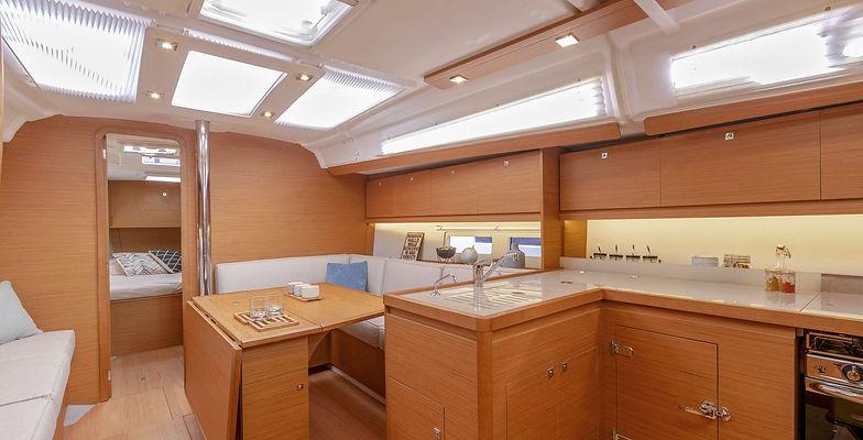 Book yachts online - sailboat - Dufour 390 Grand Large - Melomaxi II - rent