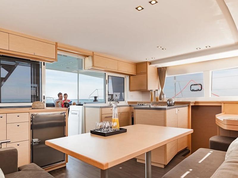 Book yachts online - catamaran - Lagoon 450F - Maja - rent