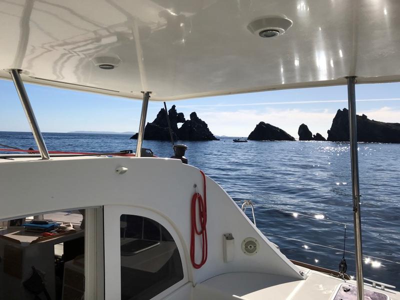 Book yachts online - catamaran - Lagoon 380 - Double Bubble - rent