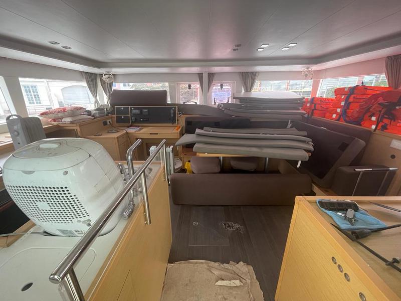 Book yachts online - catamaran - Lagoon 42 - Odevie III - rent
