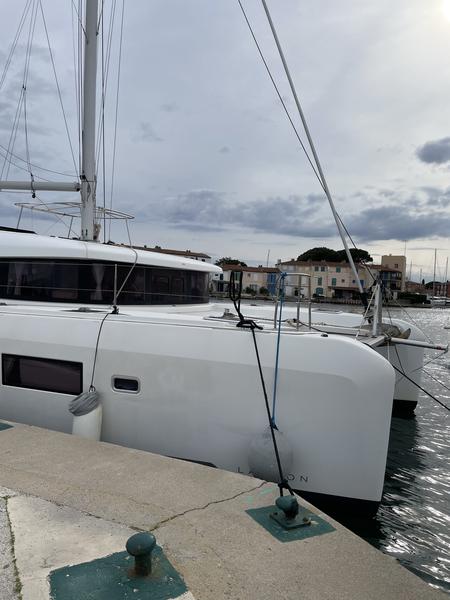 Book yachts online - catamaran - Lagoon 42 - Odevie III - rent