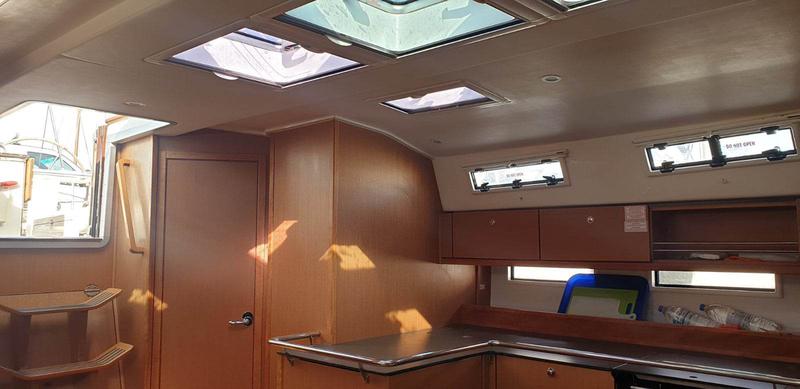 Book yachts online - sailboat - Bavaria 45 - LAURA - rent