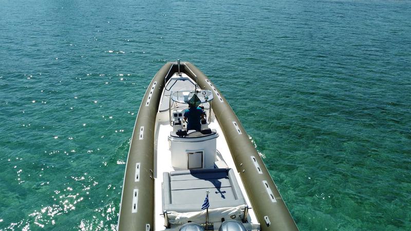 Book yachts online - motorboat - Seawater Smeralda 320 - YOLO - rent