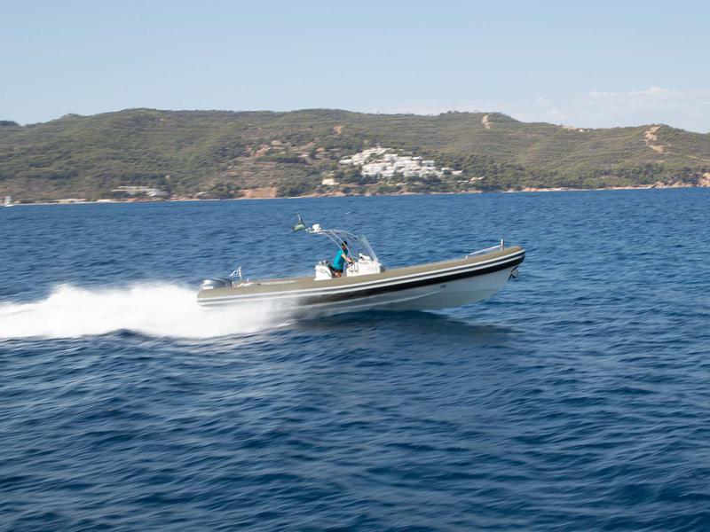 Book yachts online - motorboat - Seawater Smeralda 320 - YOLO - rent