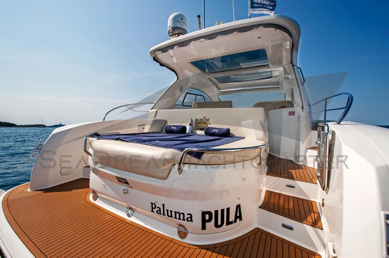 Book yachts online - motorboat - Bavaria Sport 44 HT - Paluma - rent