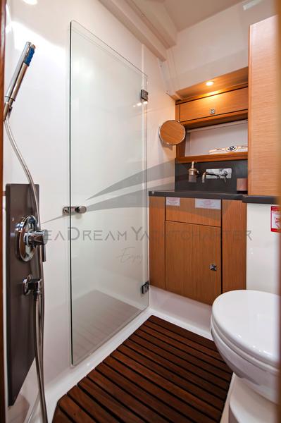 Book yachts online - motorboat - Bavaria Sport 44 HT - Paluma - rent