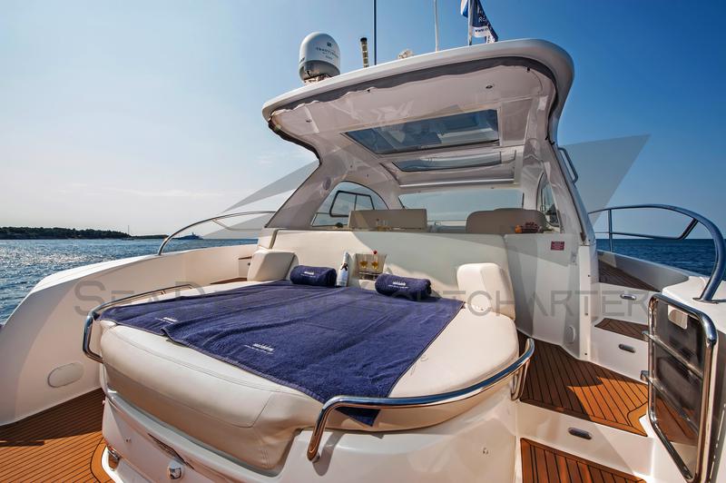 Book yachts online - motorboat - Bavaria Sport 44 HT - Paluma - rent