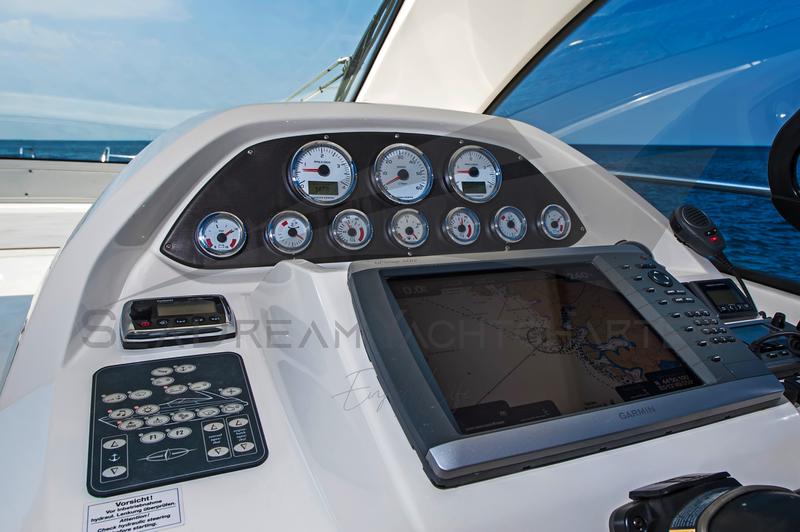 Book yachts online - motorboat - Bavaria Sport 44 HT - Paluma - rent