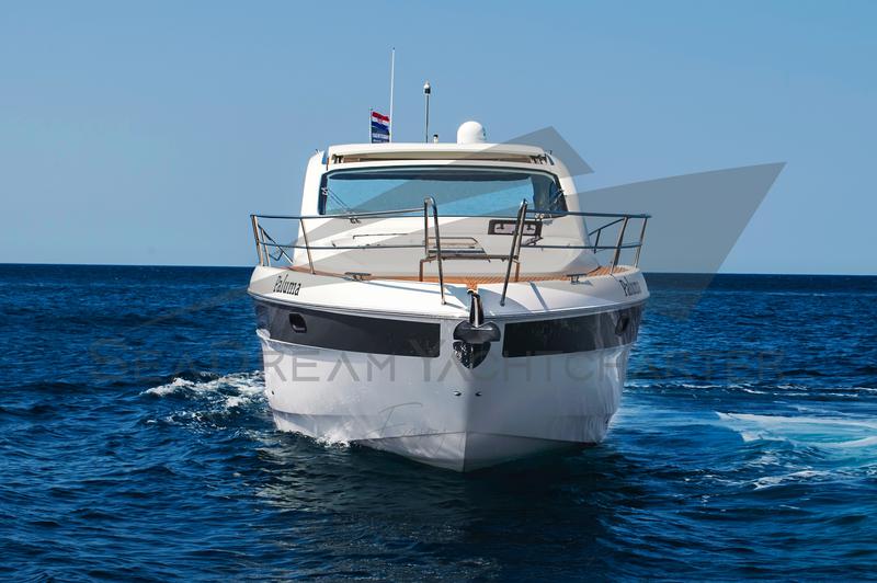Book yachts online - motorboat - Bavaria Sport 44 HT - Paluma - rent