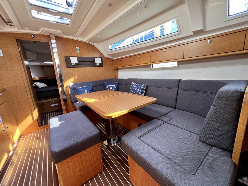 Book yachts online - sailboat - Bavaria 41 Cruiser - Tangram - rent