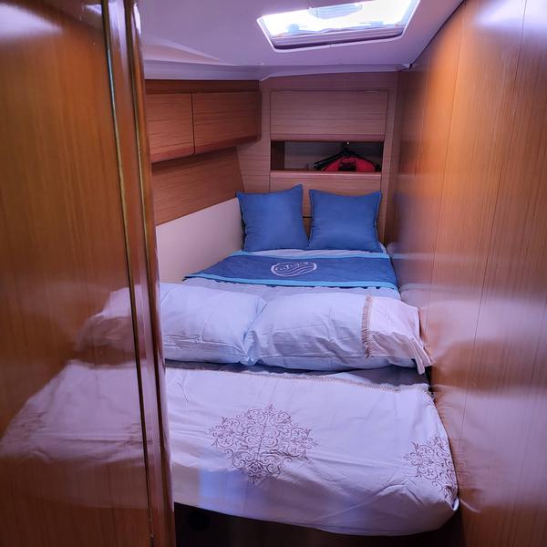 Book yachts online - sailboat - Sun Odyssey 49 - Appa - rent
